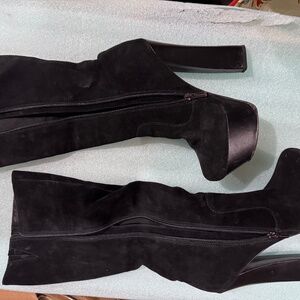 Baker’s Black  Bonita Suede Clog Style Zipper Boots